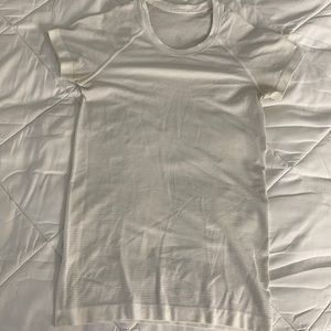 white lululemon swiftly tech